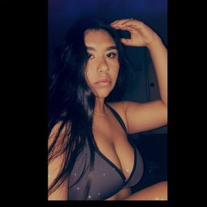 Meet your Posher, Flora